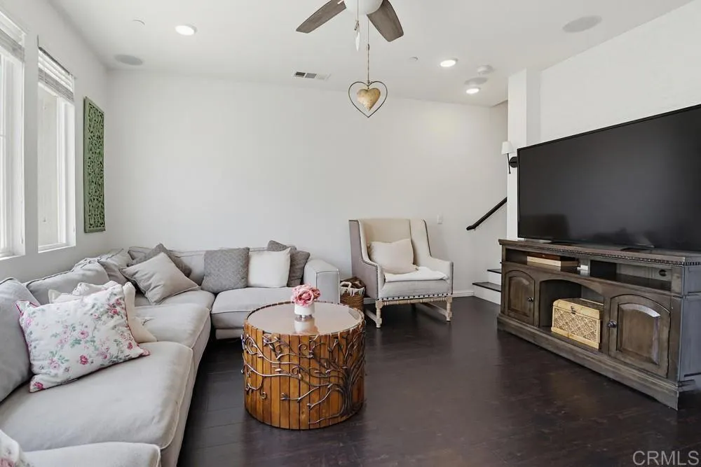 https://cdn.realtyfeed.com/cdn/127/306733461/4a4402d35e374cbe5c41cfe0954ff566.webp