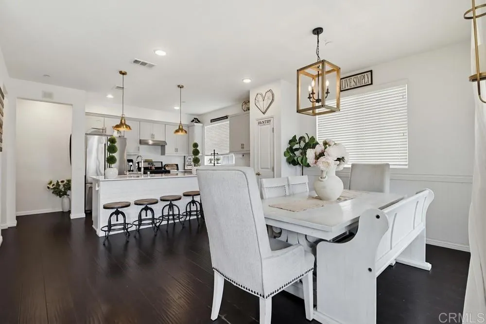 https://cdn.realtyfeed.com/cdn/127/306733461/73e290a2520aca0661dd015f0a430287.webp