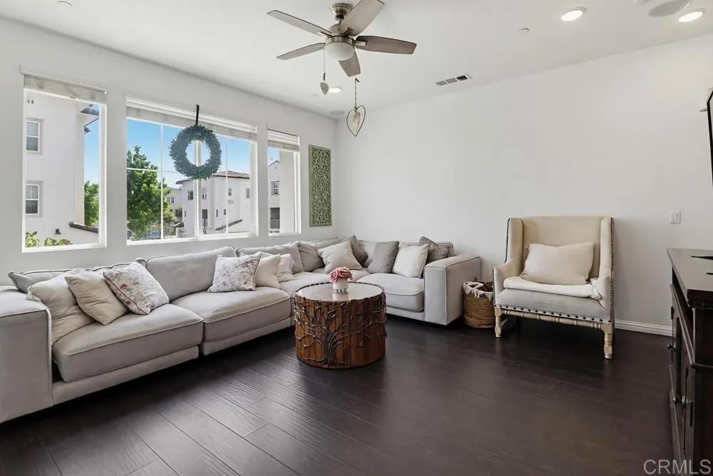 https://cdn.realtyfeed.com/cdn/127/306733461/bb5576108ead48fc6de23ead63af70cf.webp