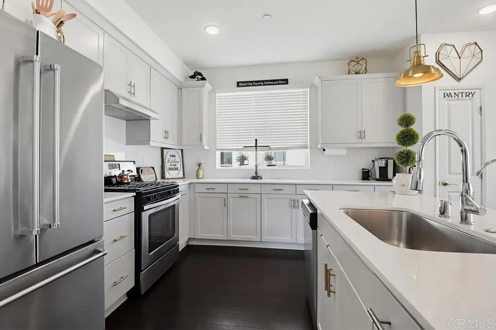 https://cdn.realtyfeed.com/cdn/127/306733461/c786268332f29e81085f067db0ed6792.webp