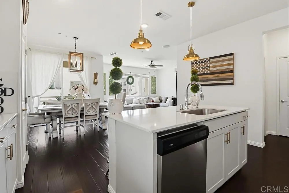 https://cdn.realtyfeed.com/cdn/127/306733461/cb7c54801655f57b9b50a02020deee34.webp
