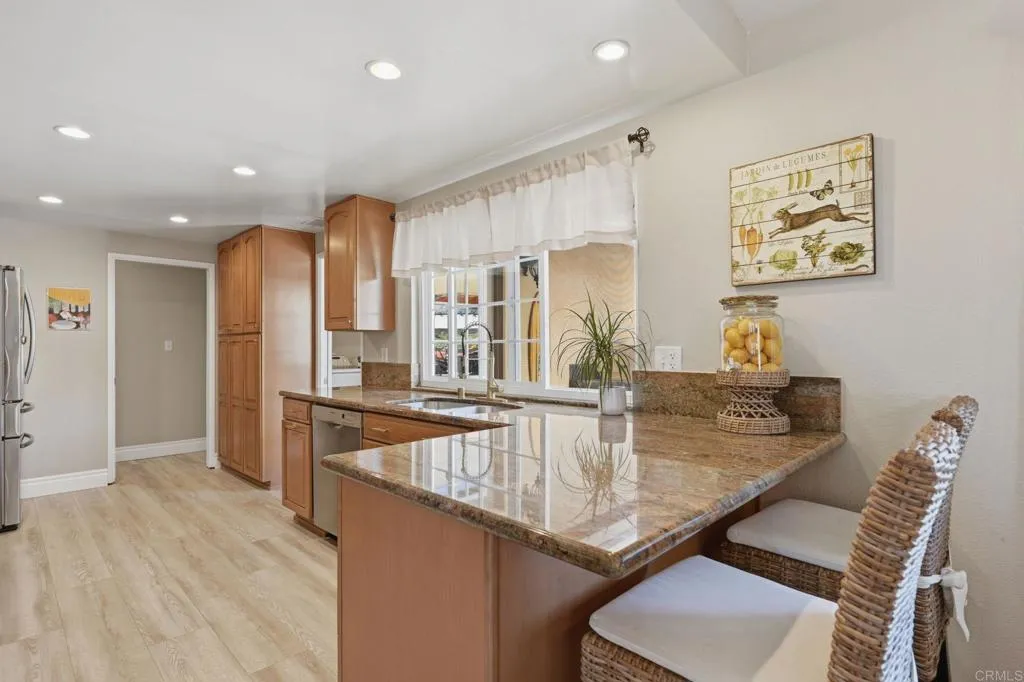 https://cdn.realtyfeed.com/cdn/127/306733485/101d2a0de0079d05196f47f0a02bc415.webp