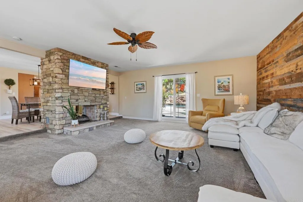 https://cdn.realtyfeed.com/cdn/127/306733485/767905911aac2279140b5895648e2b16.webp