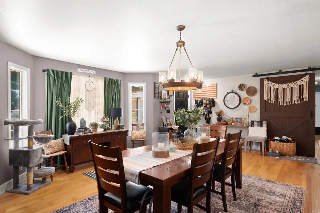 https://cdn.realtyfeed.com/cdn/127/306733544/1c6e6122de7052aecedb4a8550c053fe.webp