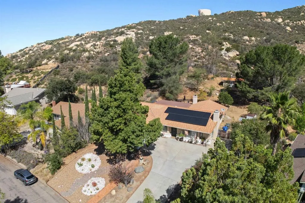 https://cdn.realtyfeed.com/cdn/127/306733544/4fde982331d5862aeb7f863964c87180.webp