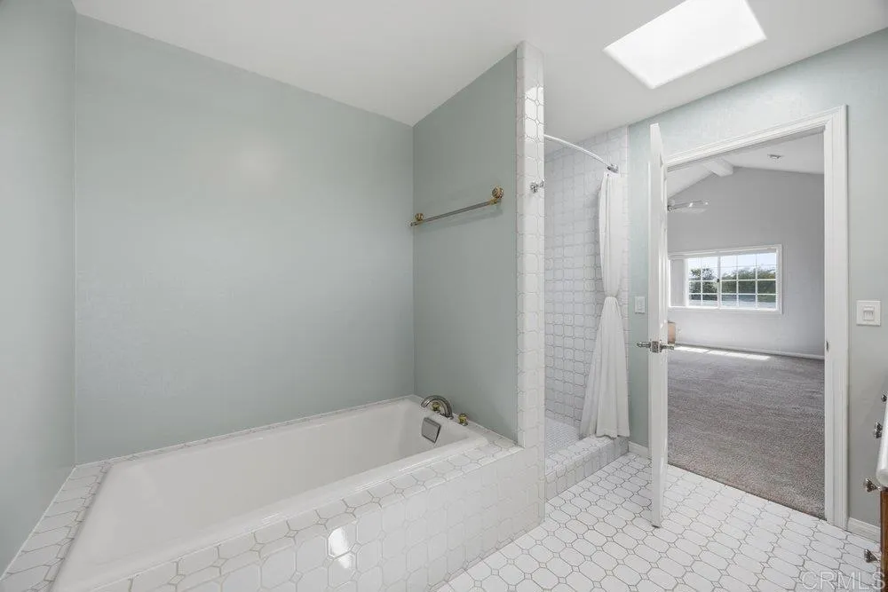 https://cdn.realtyfeed.com/cdn/127/306733550/40deec5523a6362786cebb6ce96c88d3.webp