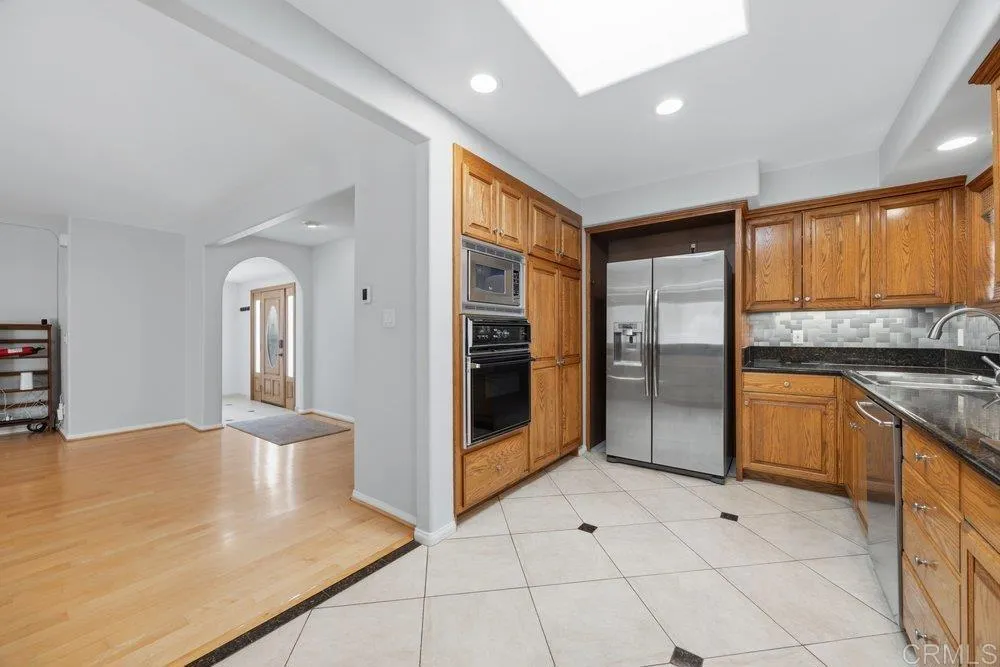 https://cdn.realtyfeed.com/cdn/127/306733550/649e542d41dbce22155f0a96adbd8229.webp