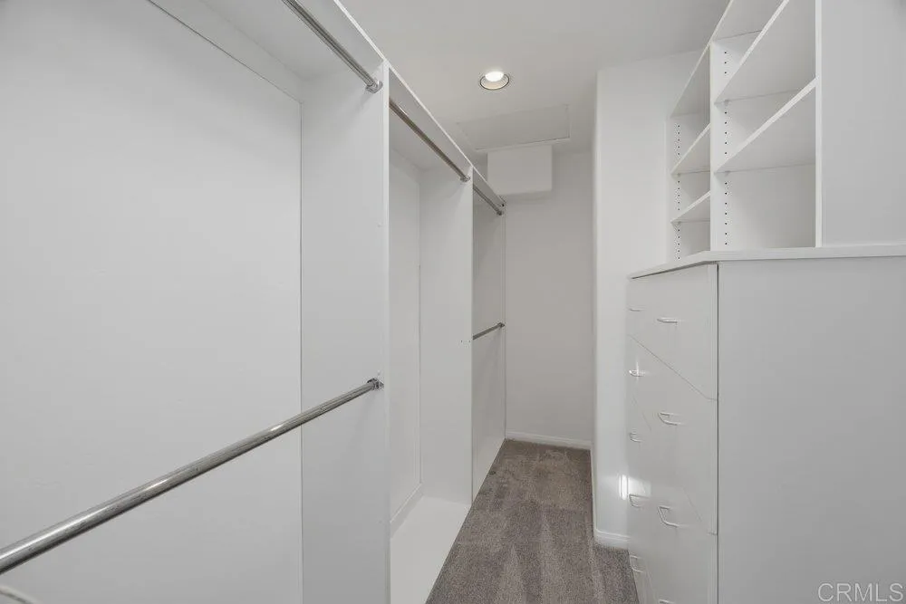 https://cdn.realtyfeed.com/cdn/127/306733550/dcad727b077c886529972fcc5af4c973.webp