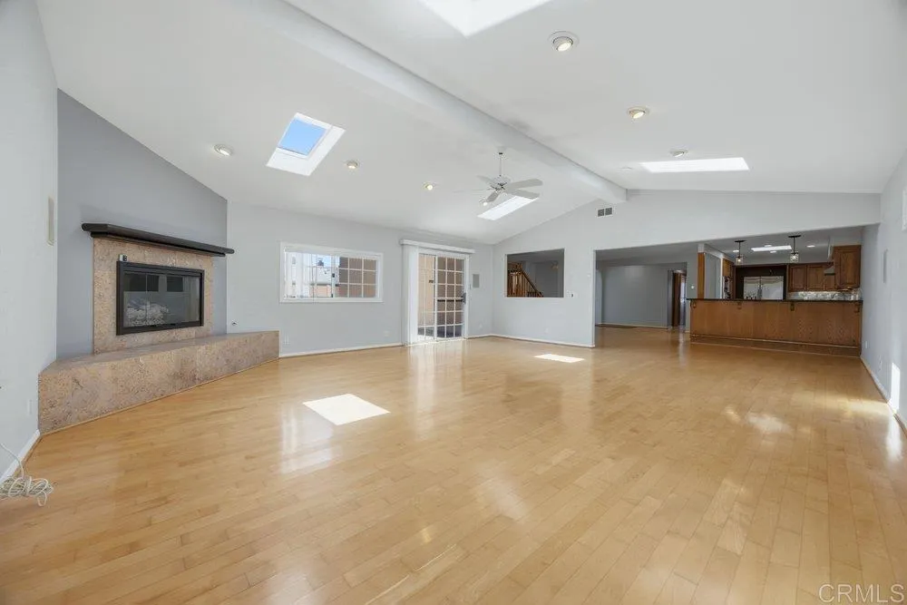 https://cdn.realtyfeed.com/cdn/127/306733550/e1bd4d590d094ba4b77462f7f98fef83.webp