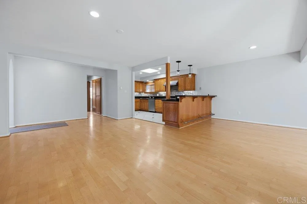 https://cdn.realtyfeed.com/cdn/127/306733550/e955ad7e6a269ae98cb504cdd8416fd3.webp