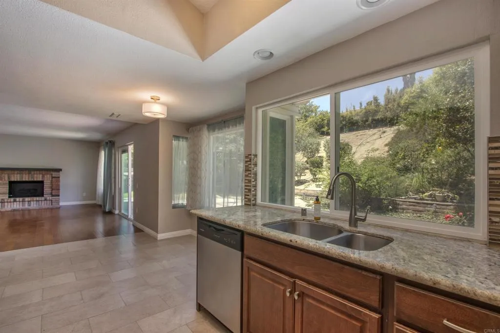 https://cdn.realtyfeed.com/cdn/127/306733631/3b8af3c18f6d39466e4ff24854b1f549.webp