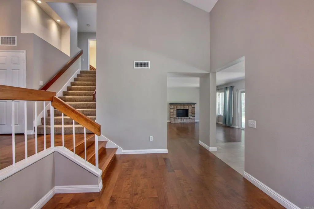 https://cdn.realtyfeed.com/cdn/127/306733631/55716921f0fcecef3b3f6d66754eb4a6.webp