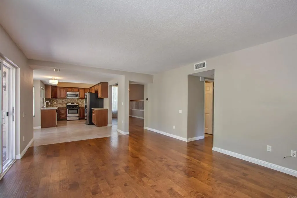 https://cdn.realtyfeed.com/cdn/127/306733631/c816d1baa5d401c01cb1581abd3d5838.webp