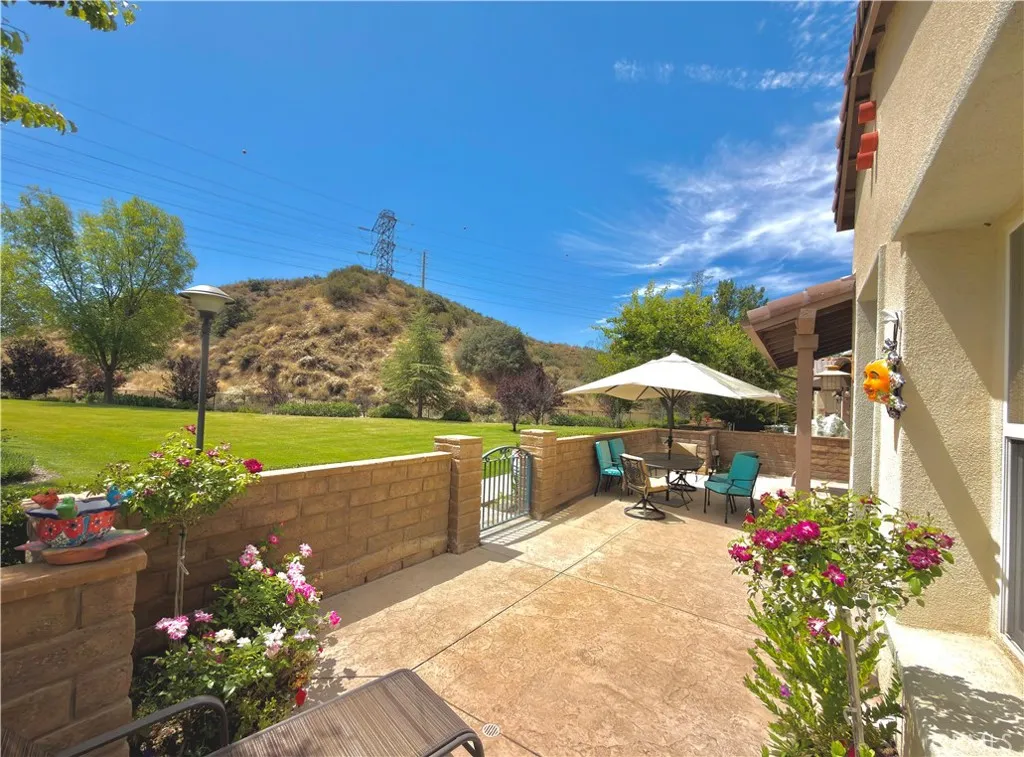 27988 Red Pine Court, Valencia, CA 91354 - Photo 4 of 50, Valencia, CA