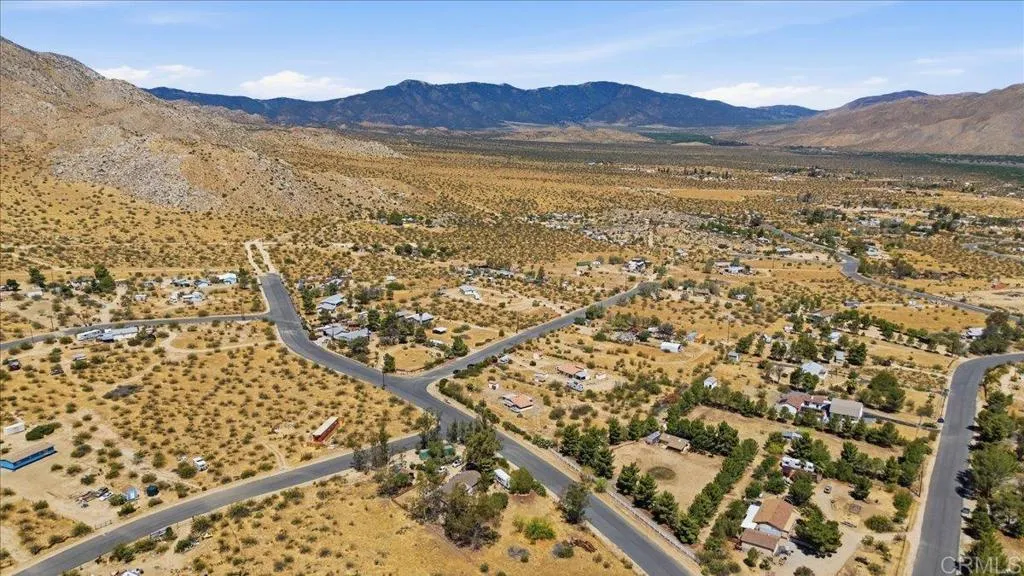 https://cdn.realtyfeed.com/cdn/127/306733719/4fae81008bcc08c3f8e1236733835f4a.webp