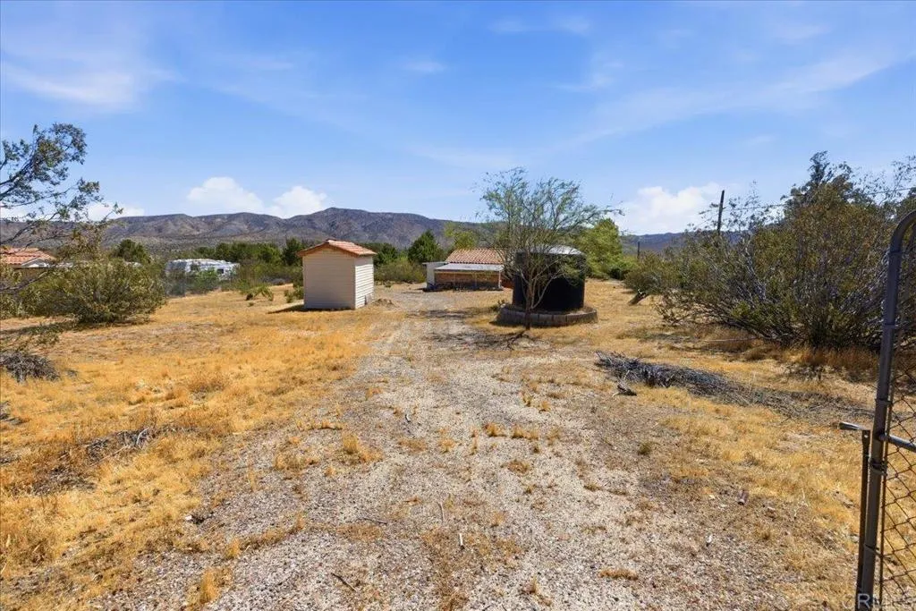 https://cdn.realtyfeed.com/cdn/127/306733719/510b16f58331ca64a8742ee95c9977d1.webp