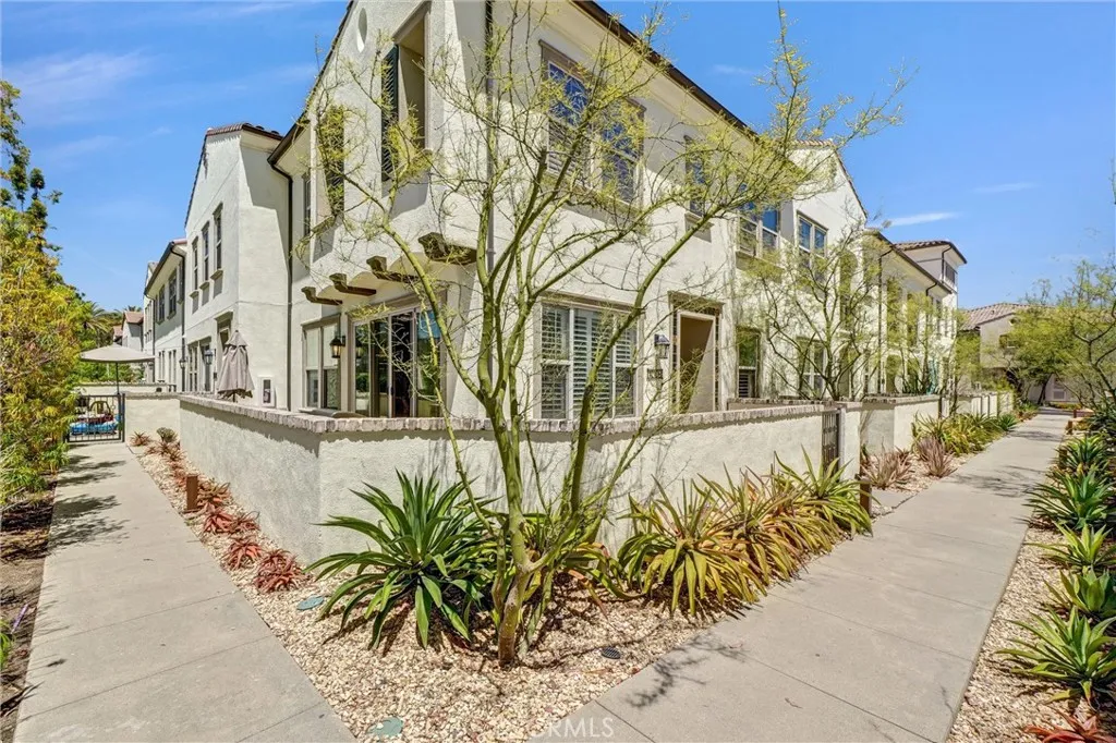 Lake Forest, CA 92610