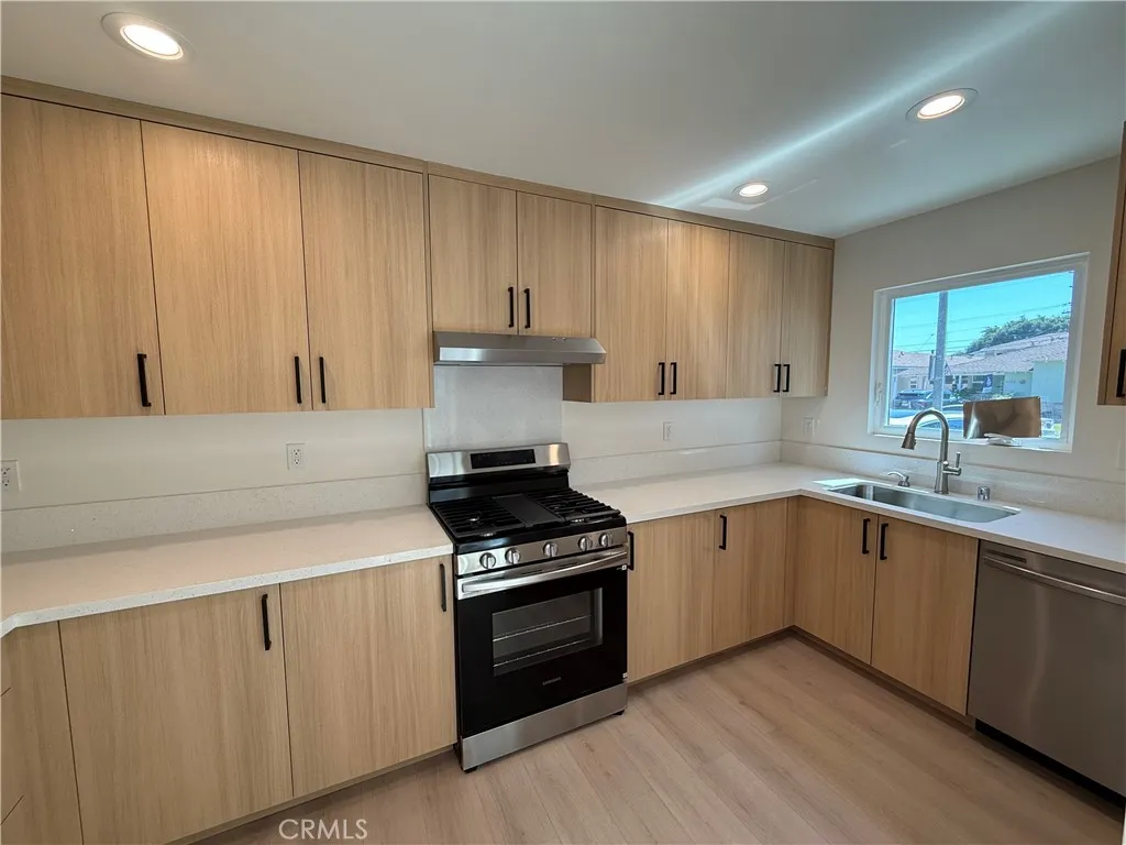 South Gate, CA 90280
