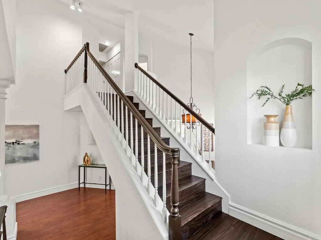 https://cdn.realtyfeed.com/cdn/127/306733825/0d0a1b8a162a396d3f10dc67e52f75a0.webp