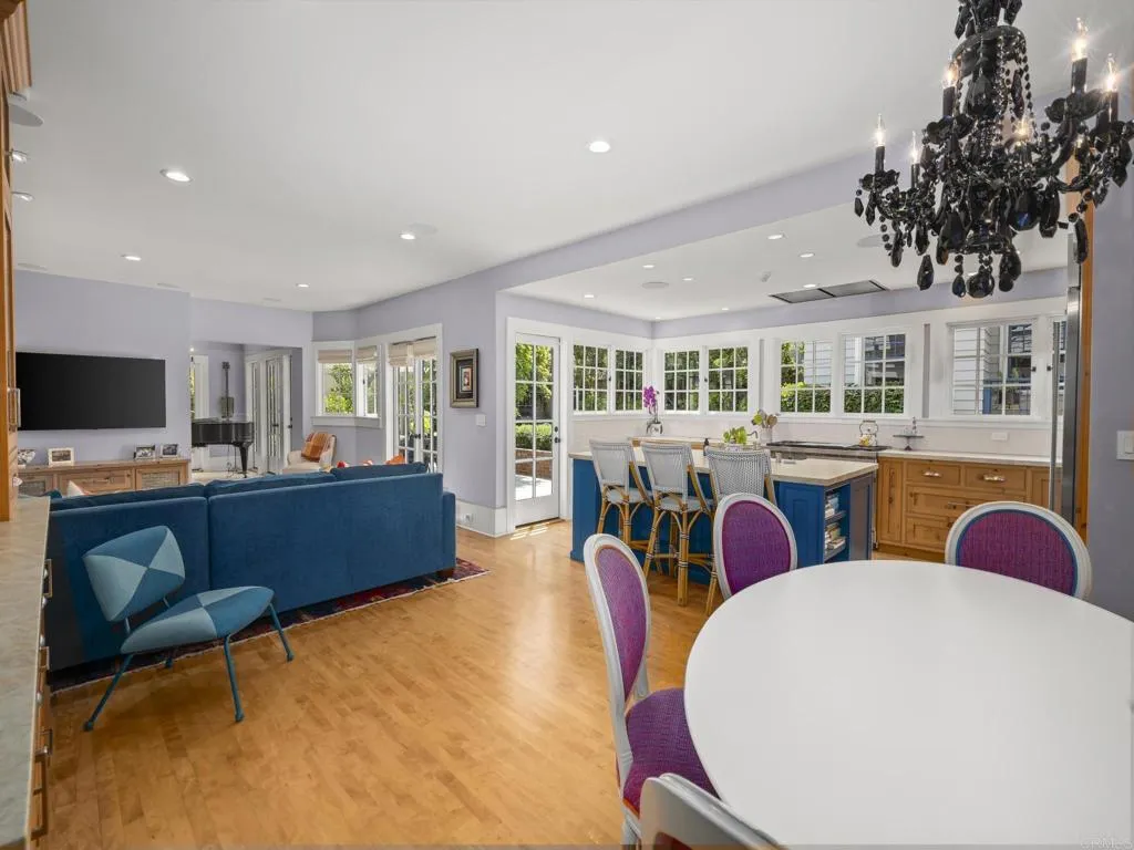 https://cdn.realtyfeed.com/cdn/127/306733865/1a3f59a043d9084d318f1aff2871ba83.webp