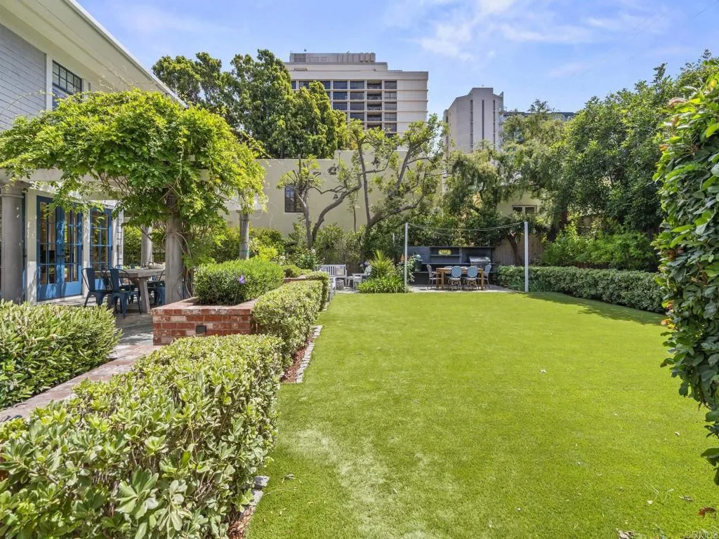https://cdn.realtyfeed.com/cdn/127/306733865/3c12cea98103fdd37181724045eac57b.webp