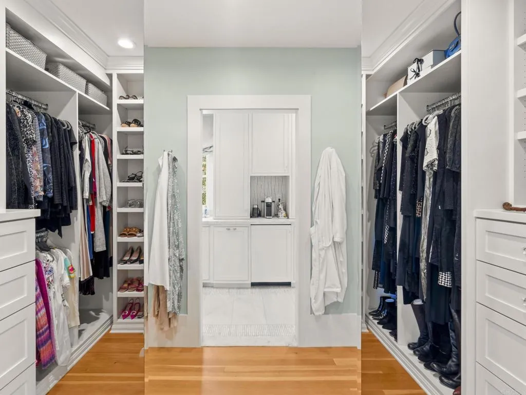 https://cdn.realtyfeed.com/cdn/127/306733865/70426e4223ee6c42f5d05b49b8d8fc97.webp
