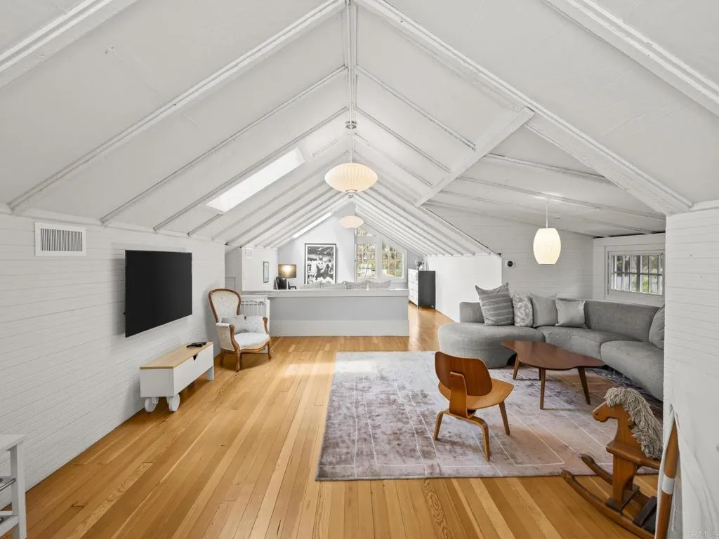 https://cdn.realtyfeed.com/cdn/127/306733865/f513a97ee14d953fa5e62ed066f8b90b.webp