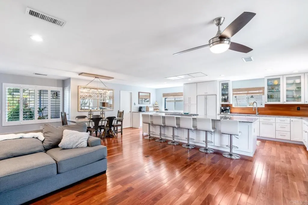 https://cdn.realtyfeed.com/cdn/127/306733880/6a3fbbf1f35e50aea64de302f44100fe.webp
