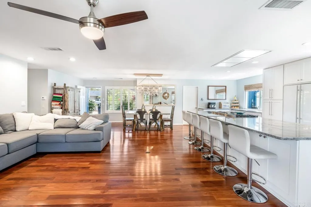 https://cdn.realtyfeed.com/cdn/127/306733880/e1656f8fe821f00a2377293897e92fc7.webp