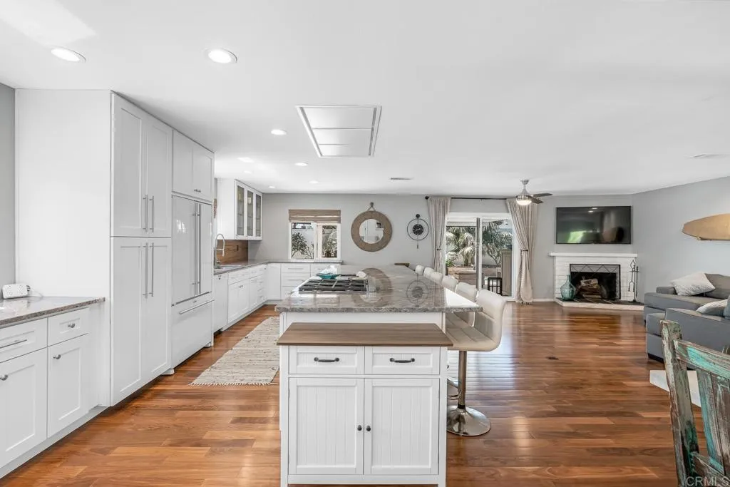 https://cdn.realtyfeed.com/cdn/127/306733880/f3c26b61547c5942408b5ac3fc3eec95.webp
