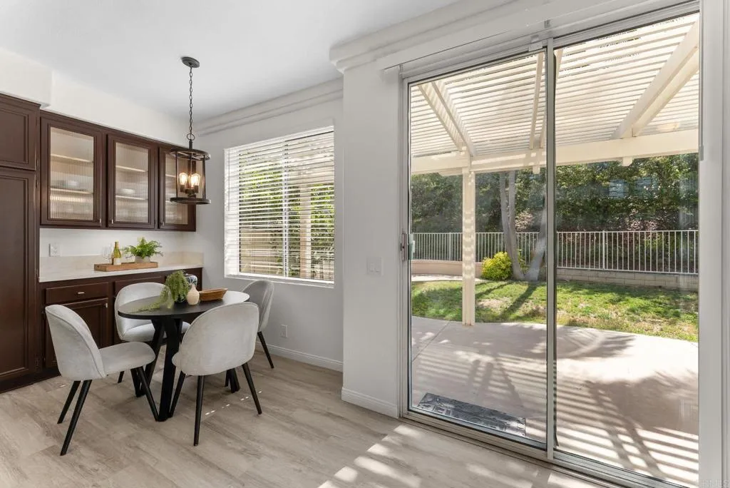 https://cdn.realtyfeed.com/cdn/127/306733883/38c57a51b2672998de86a6f2d8571bba.webp