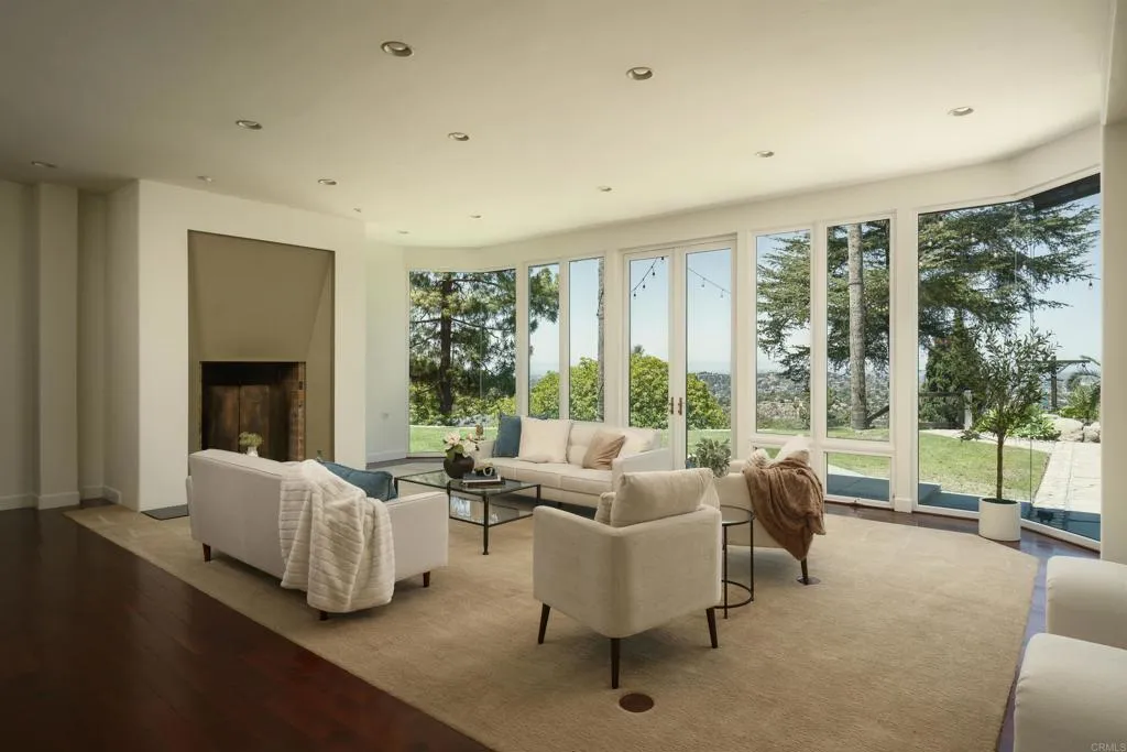 https://cdn.realtyfeed.com/cdn/127/306733928/93b11d4b76de707818a2926a753f9fc4.webp