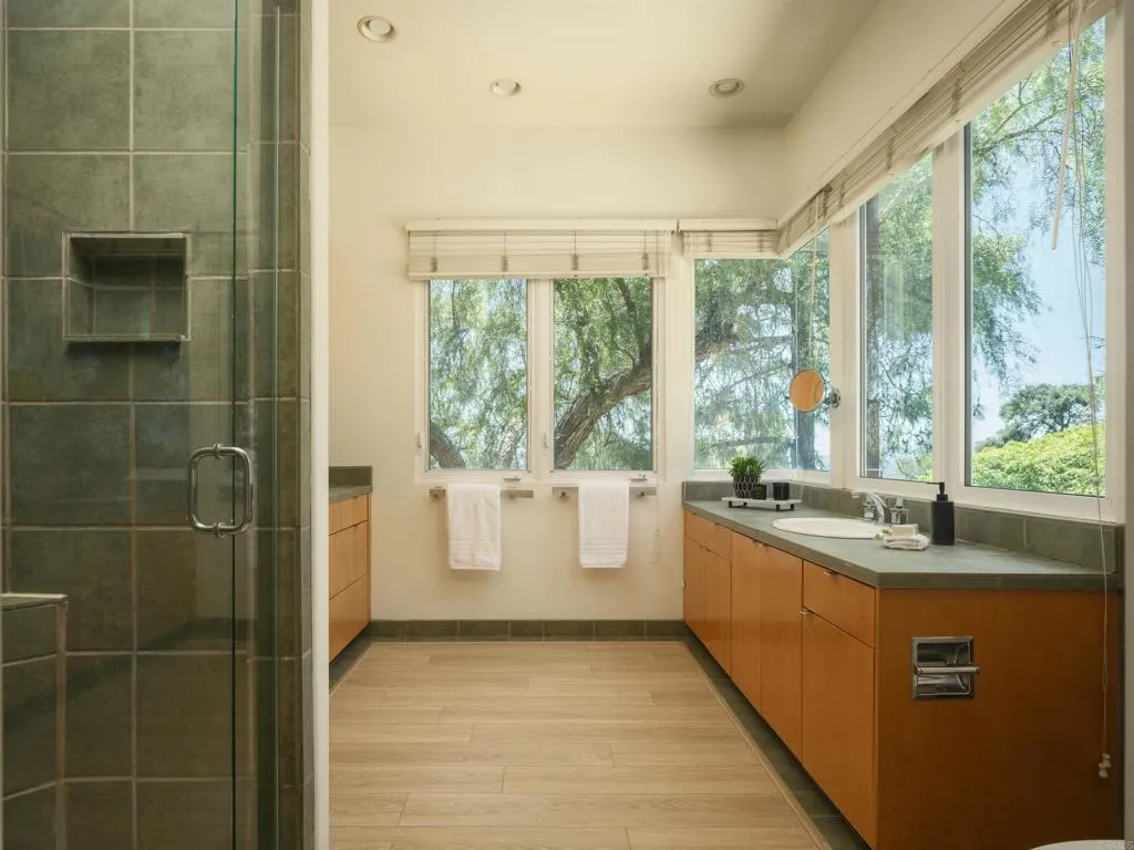https://cdn.realtyfeed.com/cdn/127/306733928/b2041828fb1b43937f190ebcc8a153f7.webp