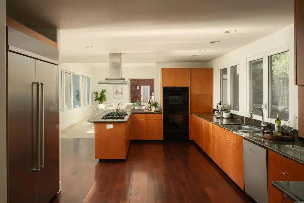 https://cdn.realtyfeed.com/cdn/127/306733928/e8536b9c9c8c34f92a4282a88e924173.webp