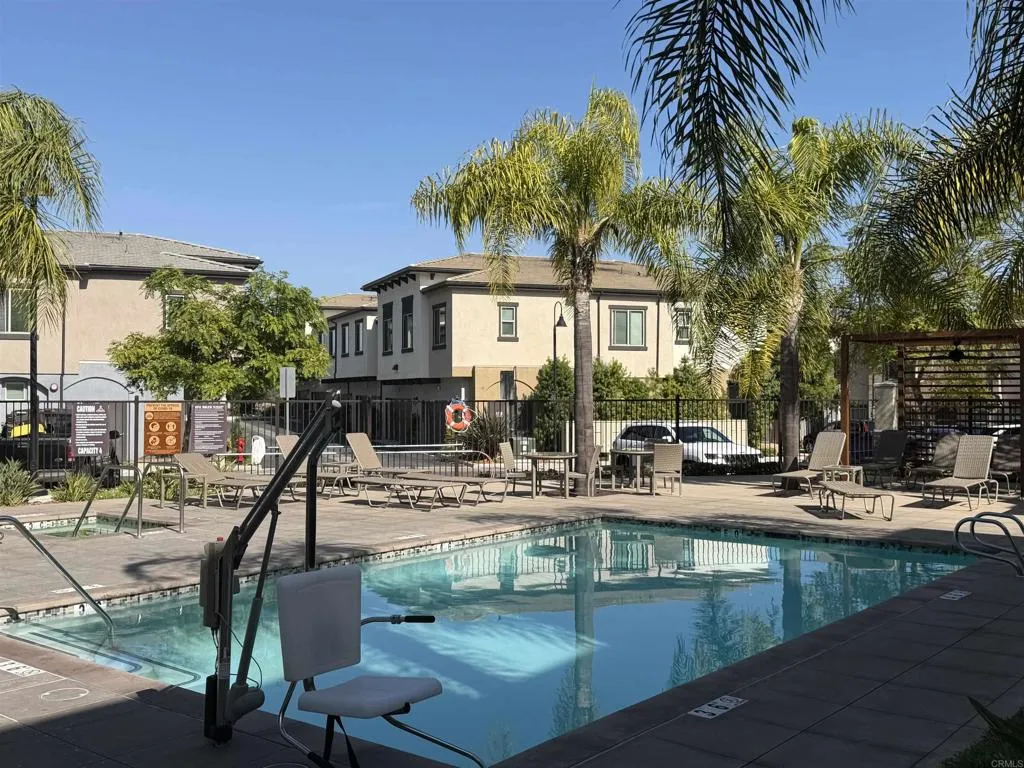 Vista, CA 92081