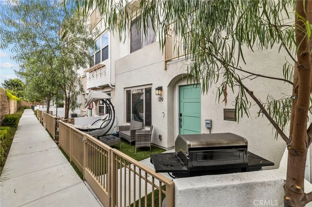 La Habra, CA 90631