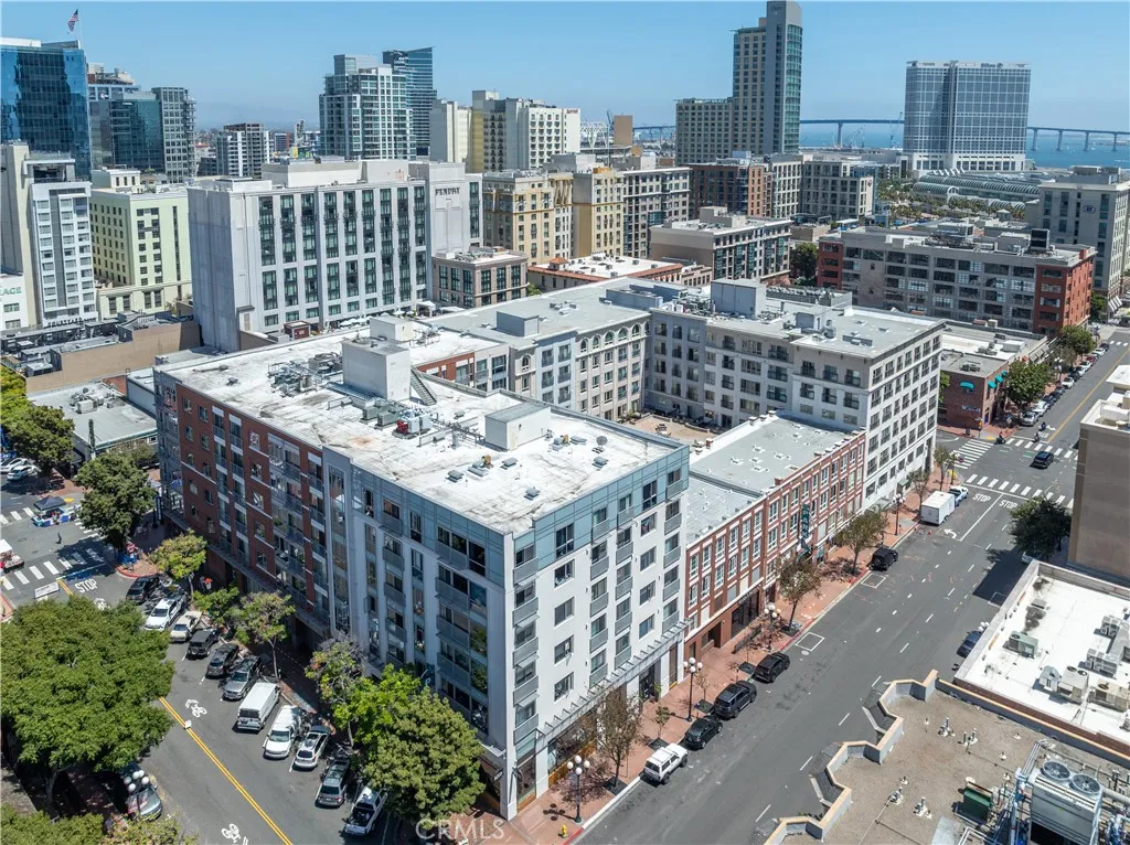 https://cdn.realtyfeed.com/cdn/127/306734021/5f1ad49cee3f2fd53ba2fc7ecb73d5c3.webp