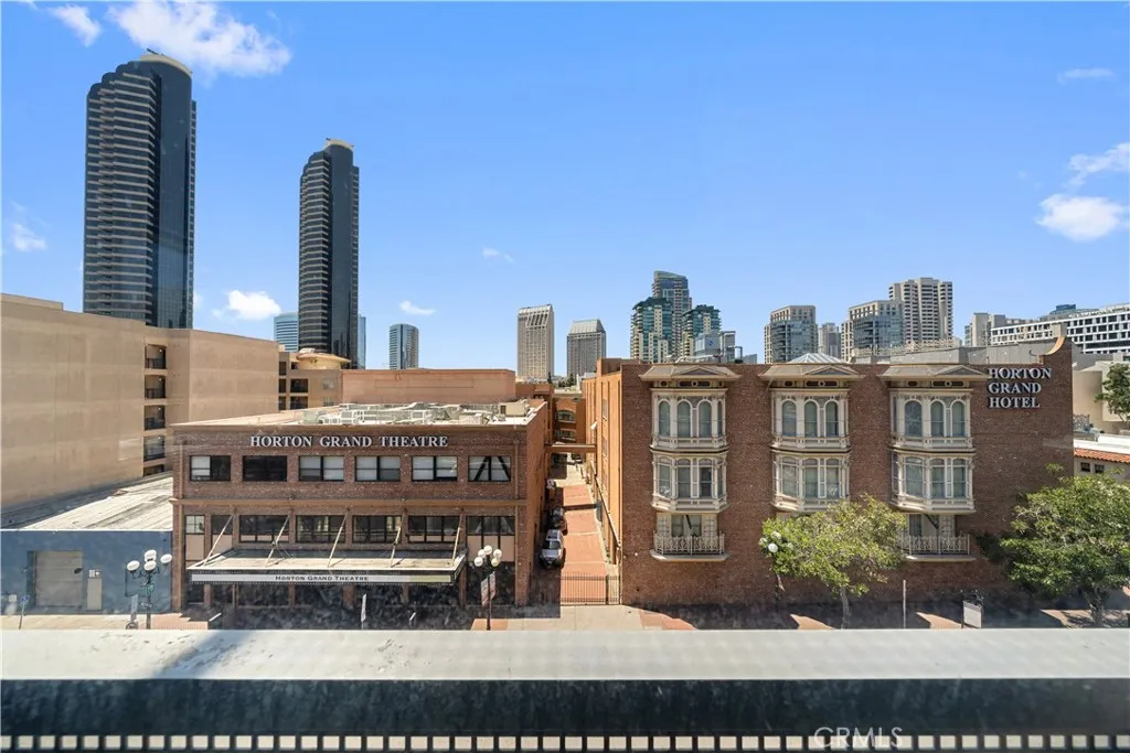 https://cdn.realtyfeed.com/cdn/127/306734021/8ca57ff1ed6a13e72e9cd9413c8c9b01.webp