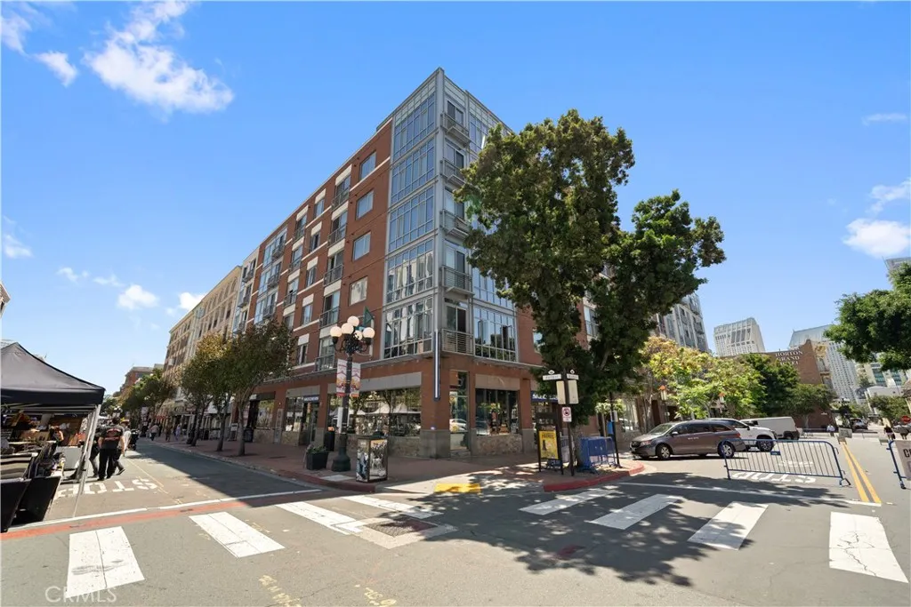 https://cdn.realtyfeed.com/cdn/127/306734021/985c43dd156306597f0d79d33205f1a1.webp
