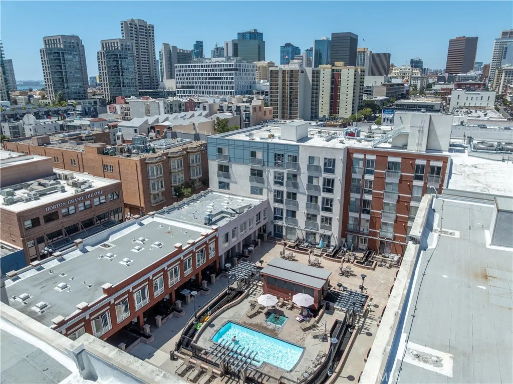 https://cdn.realtyfeed.com/cdn/127/306734021/b8ff0a1bd7ede8cff851bc5a48e8db08.webp