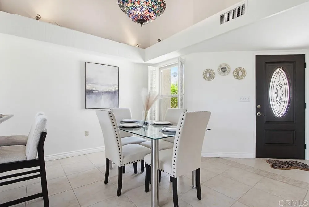 https://cdn.realtyfeed.com/cdn/127/306734117/6d182b477da0e7a8ebe46ebfba20bb96.webp