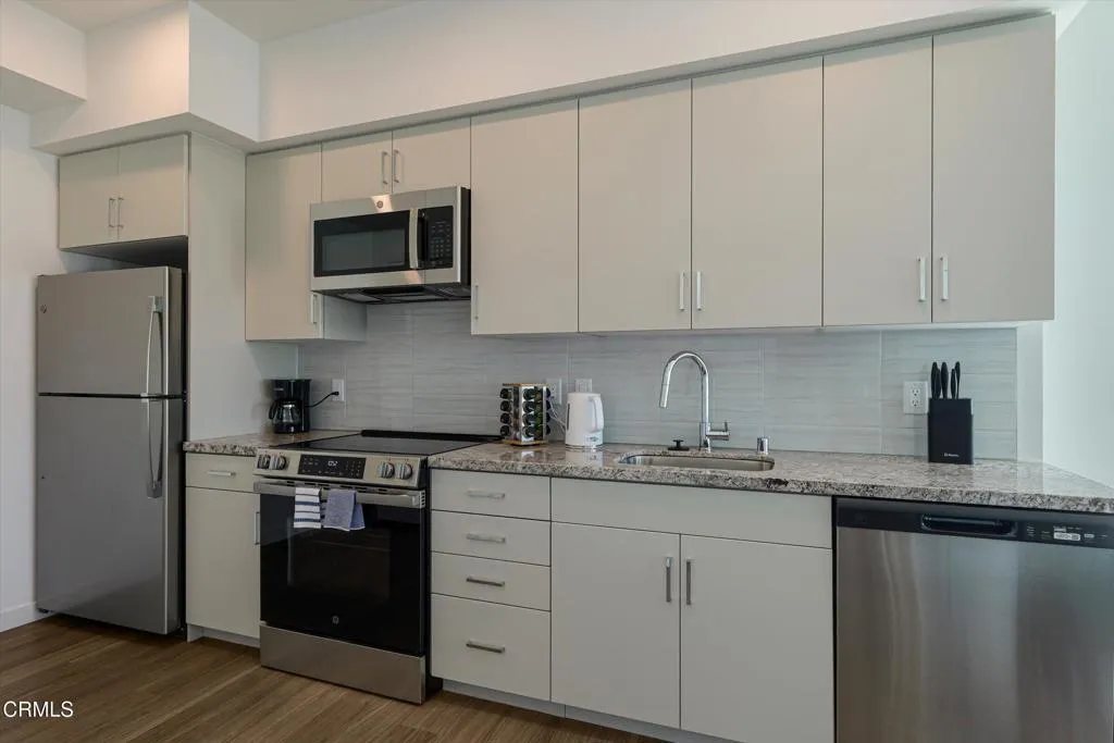18900 Parthenia Street Unit 218, Northridge, CA 91324 - Photo 2 of 34, Northridge, CA