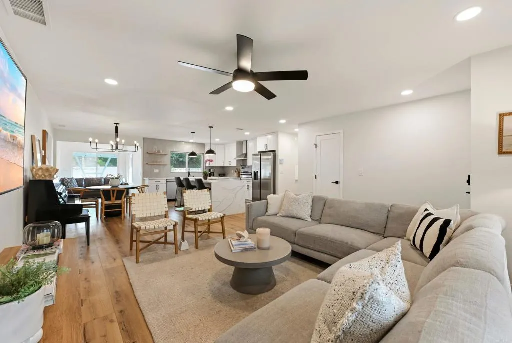 https://cdn.realtyfeed.com/cdn/127/306734179/44a3e30476696e0603656be1ac111de9.webp