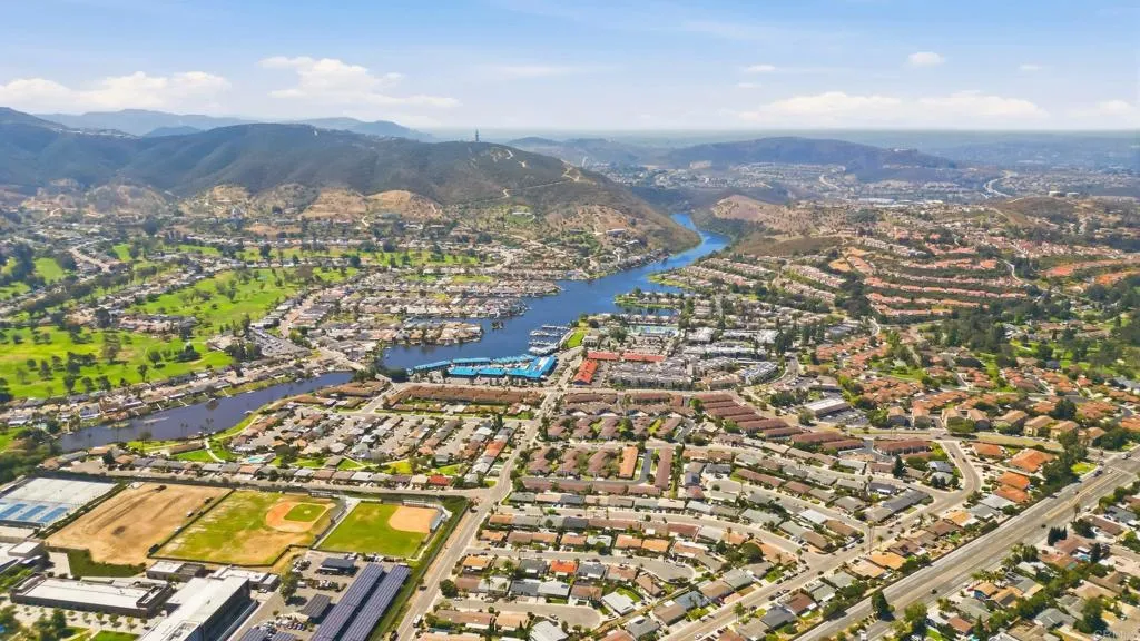 https://cdn.realtyfeed.com/cdn/127/306734179/d5c8244a2e12c3a1ee79bb0bf661c616.webp