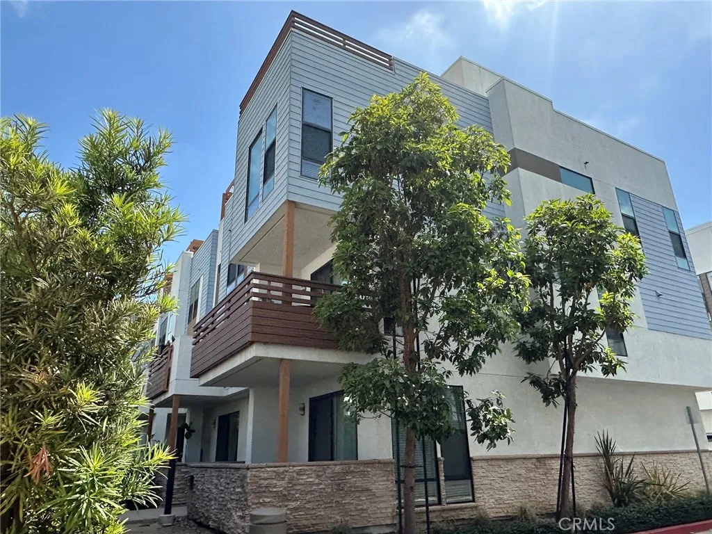 Costa Mesa, CA 92627