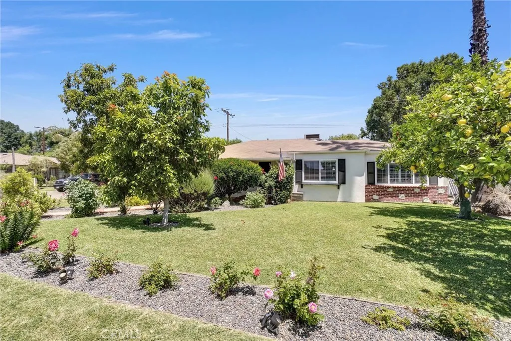 347 W Meacham