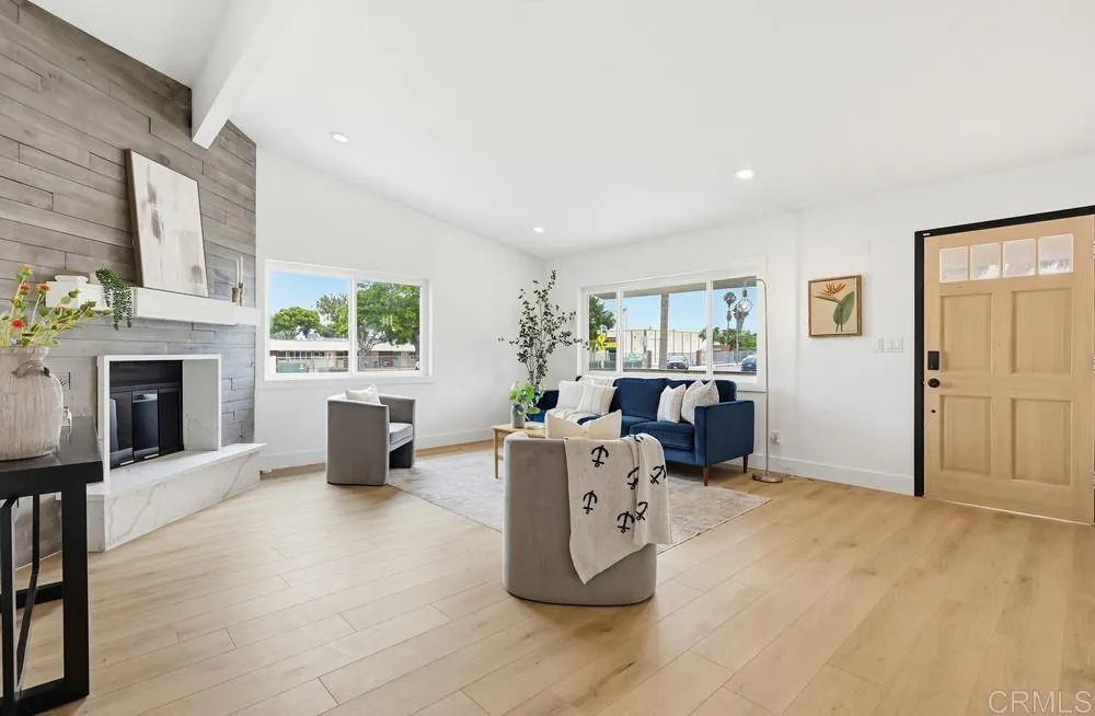 https://cdn.realtyfeed.com/cdn/127/306734293/07192c34654243748a81b75f485d16fc.webp