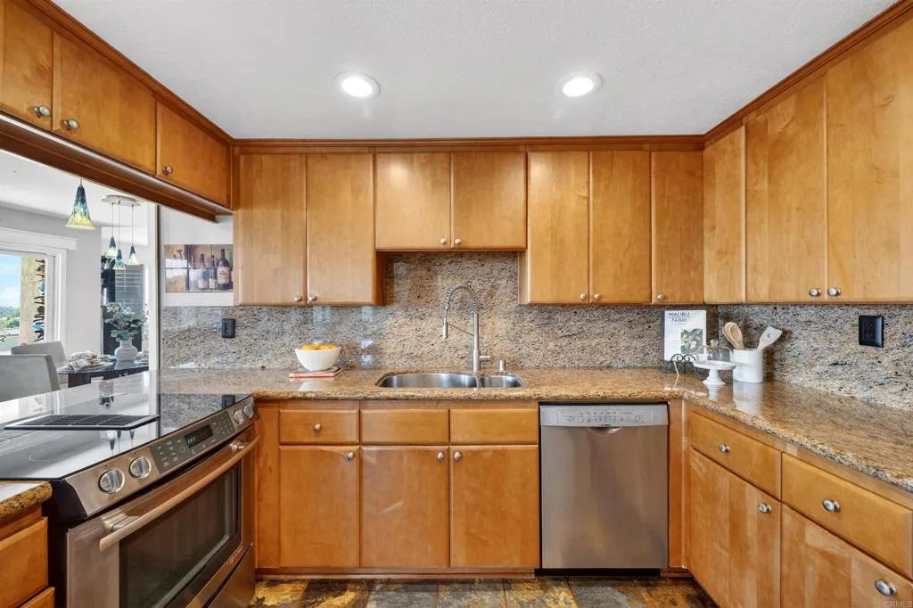 https://cdn.realtyfeed.com/cdn/127/306734294/38a85a2a0c4bba1256dfe097cec67153.webp
