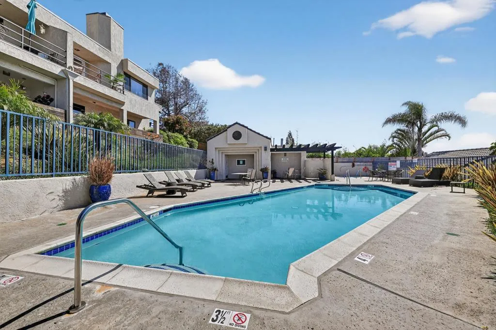 https://cdn.realtyfeed.com/cdn/127/306734294/602a72472938f34045e0eb7005f135bf.webp