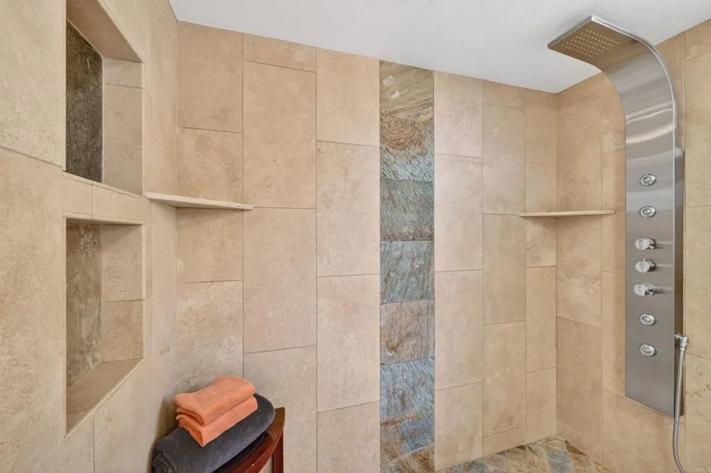 https://cdn.realtyfeed.com/cdn/127/306734294/7205d897482e34413a6bb3c7b7357493.webp